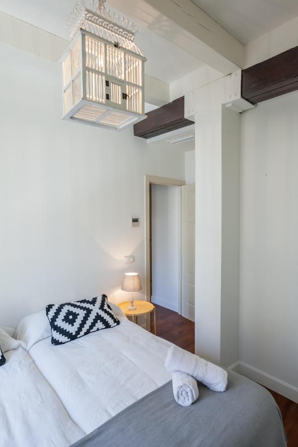 Cathedral Apartment *